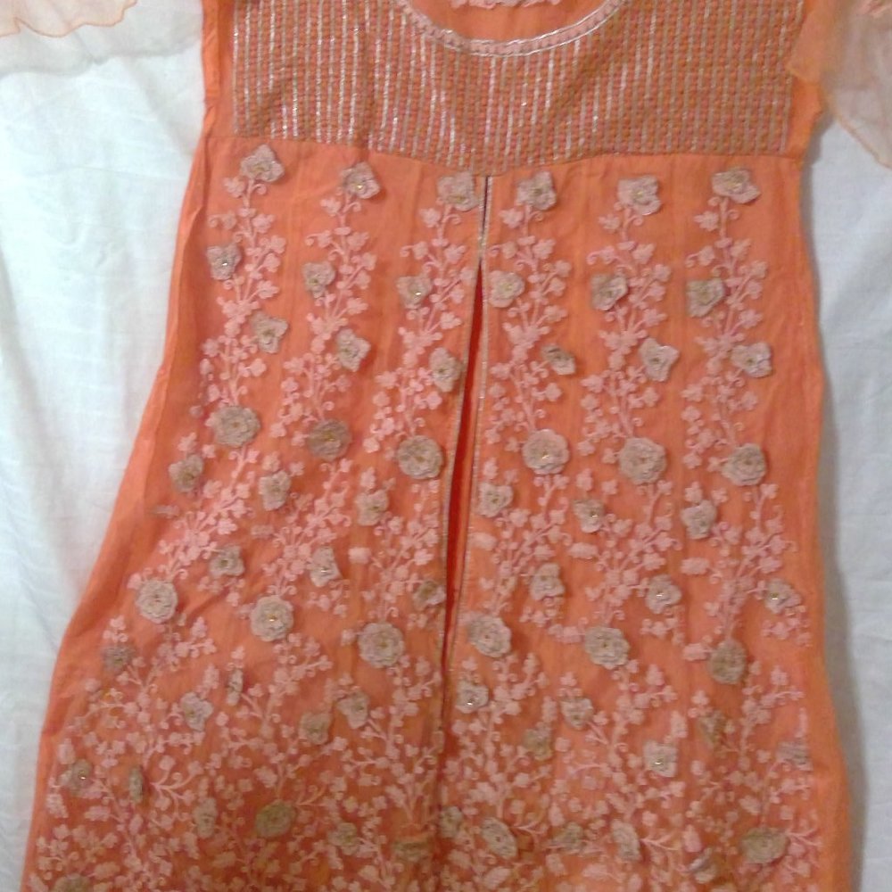 Arihant Design Salwar Kamees with 3d Flowers UNSTITCHED Peach with tan embroider